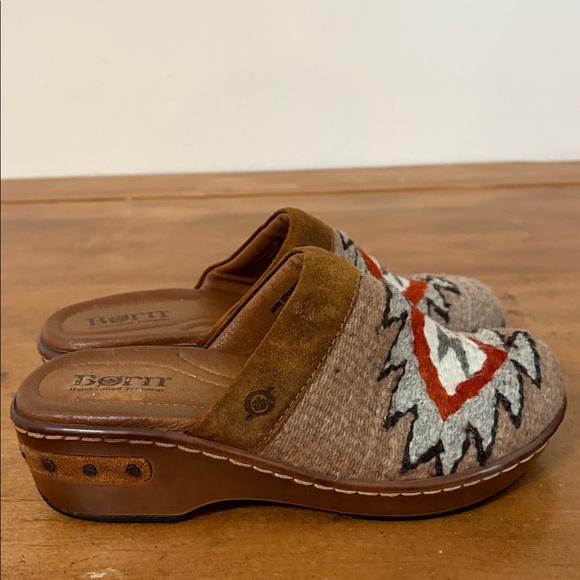 Born Bandy Blanket Clogs Size 6 - Picture 5 of 13
